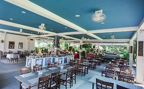Chalong Beach Hotel And Spa 4