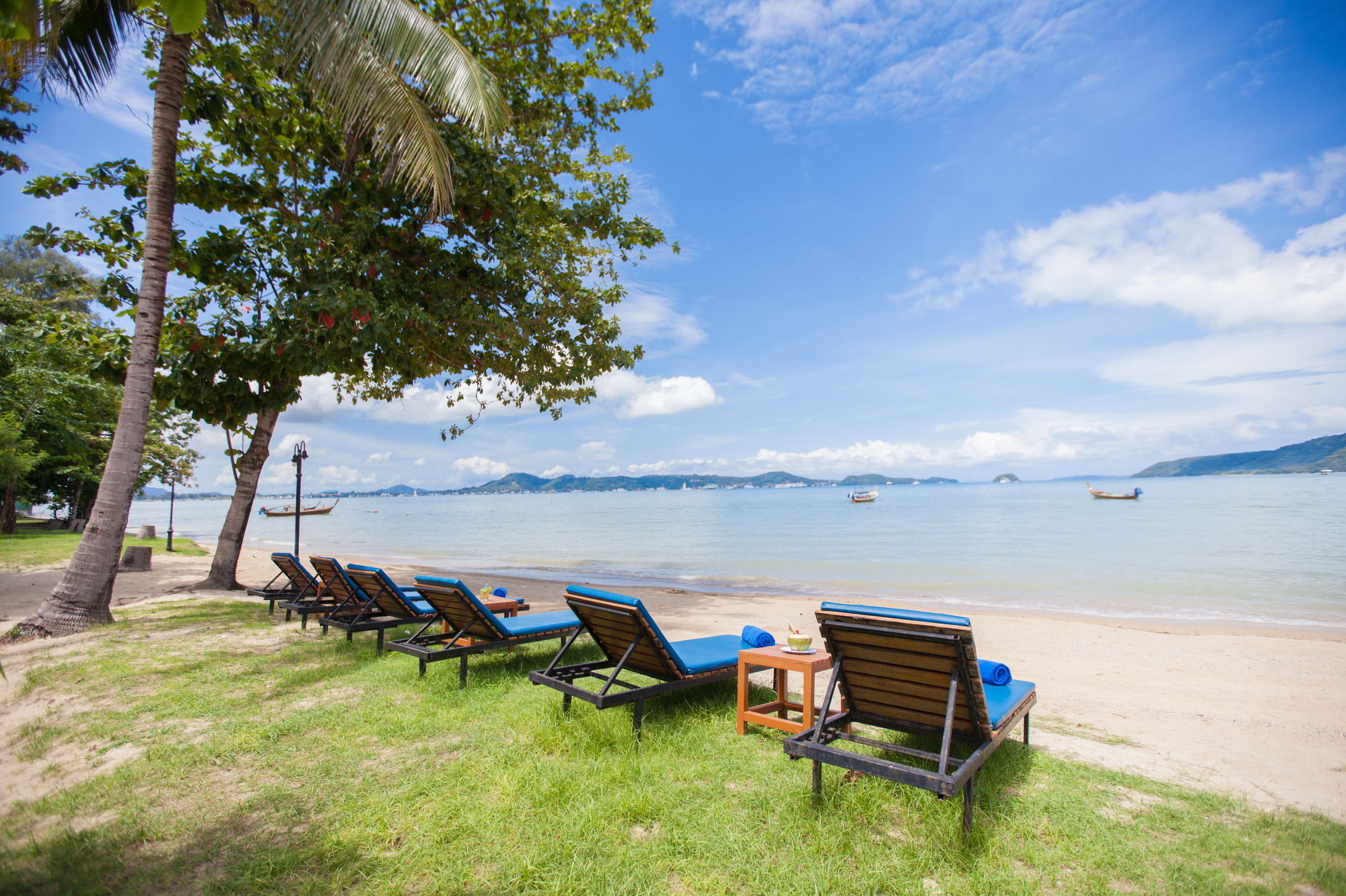 Chalong Beach Hotel Phuket Rawai Экстерьер фото