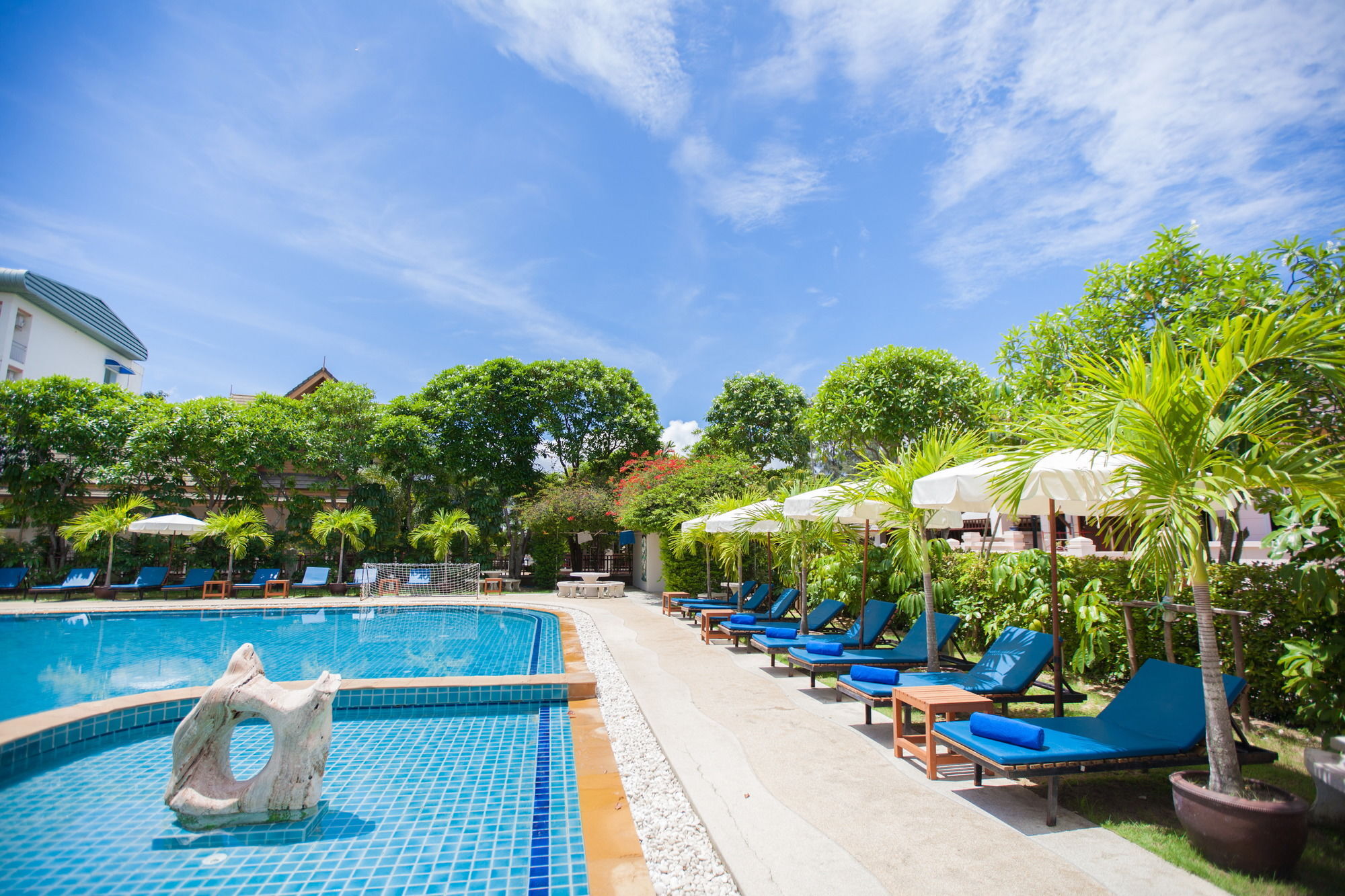 Chalong Beach Hotel Phuket Rawai Экстерьер фото