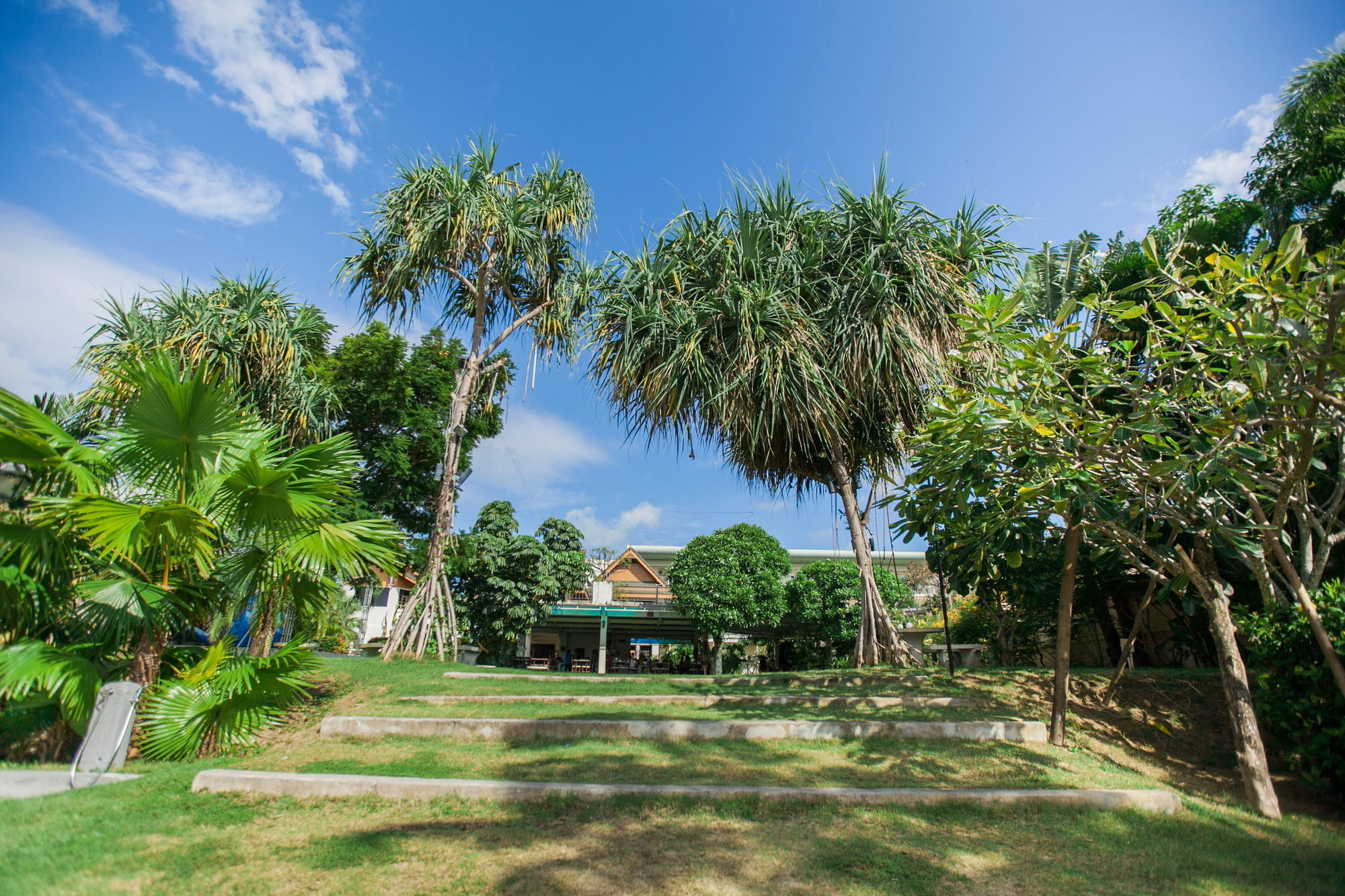 Chalong Beach Hotel Phuket Rawai Экстерьер фото