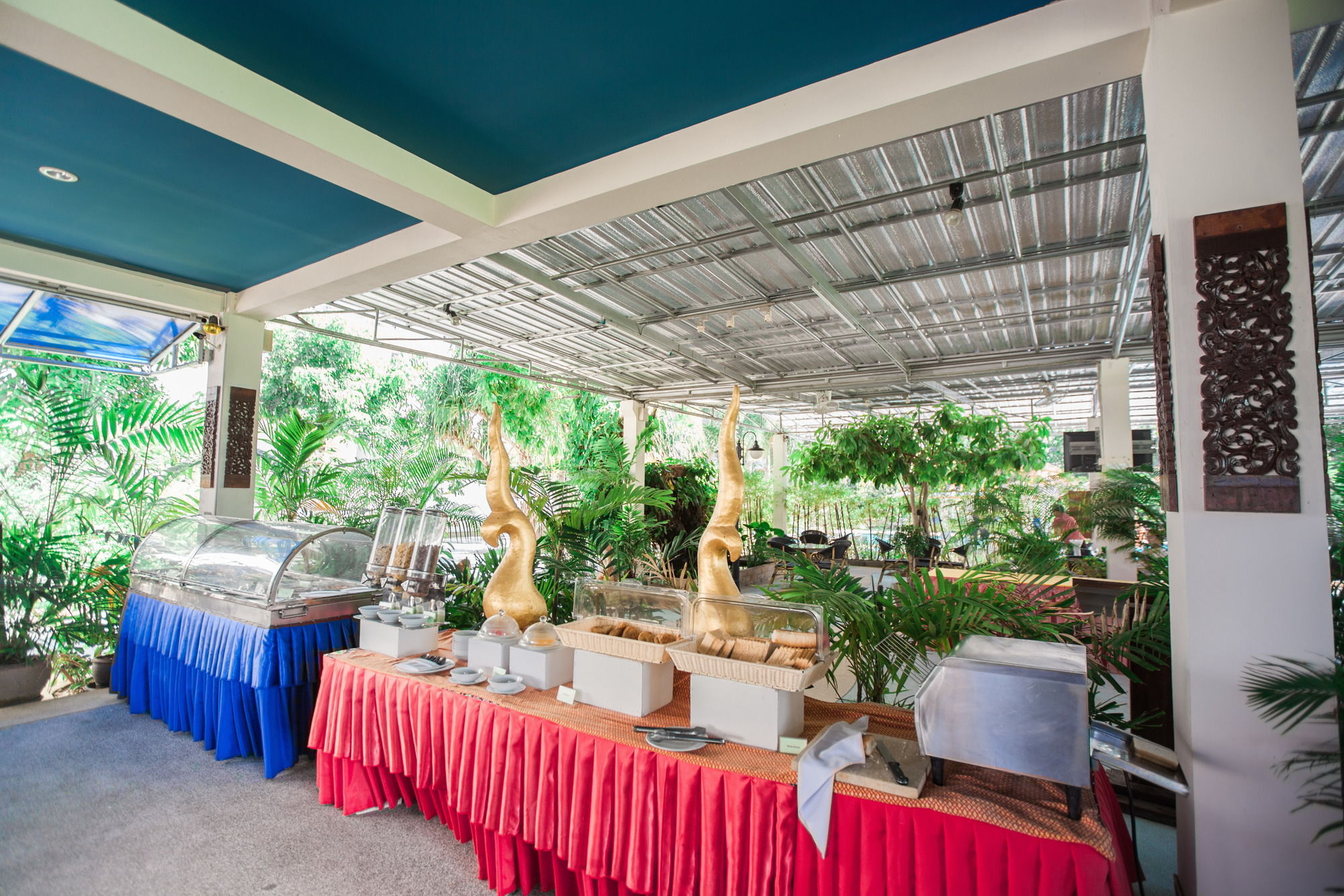 Chalong Beach Hotel Phuket Rawai Экстерьер фото