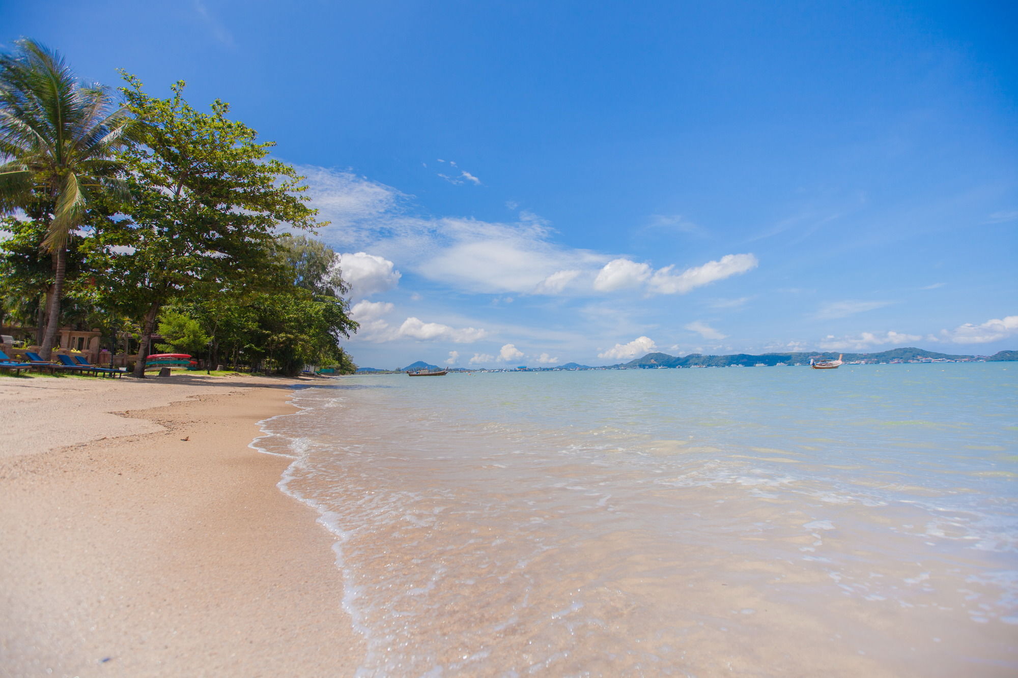 Chalong Beach Hotel Phuket Rawai Экстерьер фото