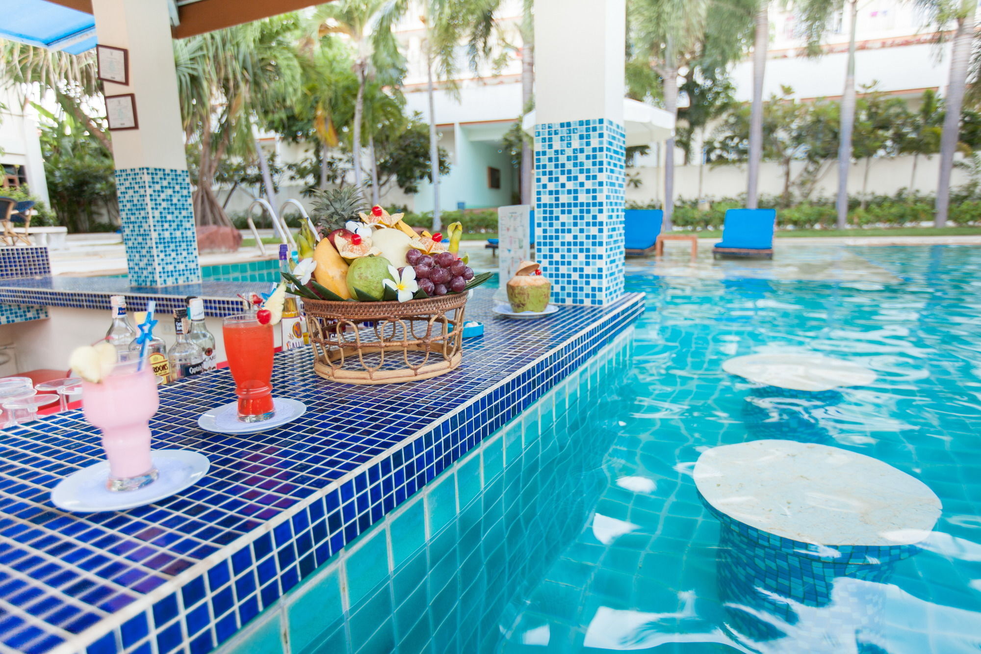 Chalong Beach Hotel Phuket Rawai Экстерьер фото