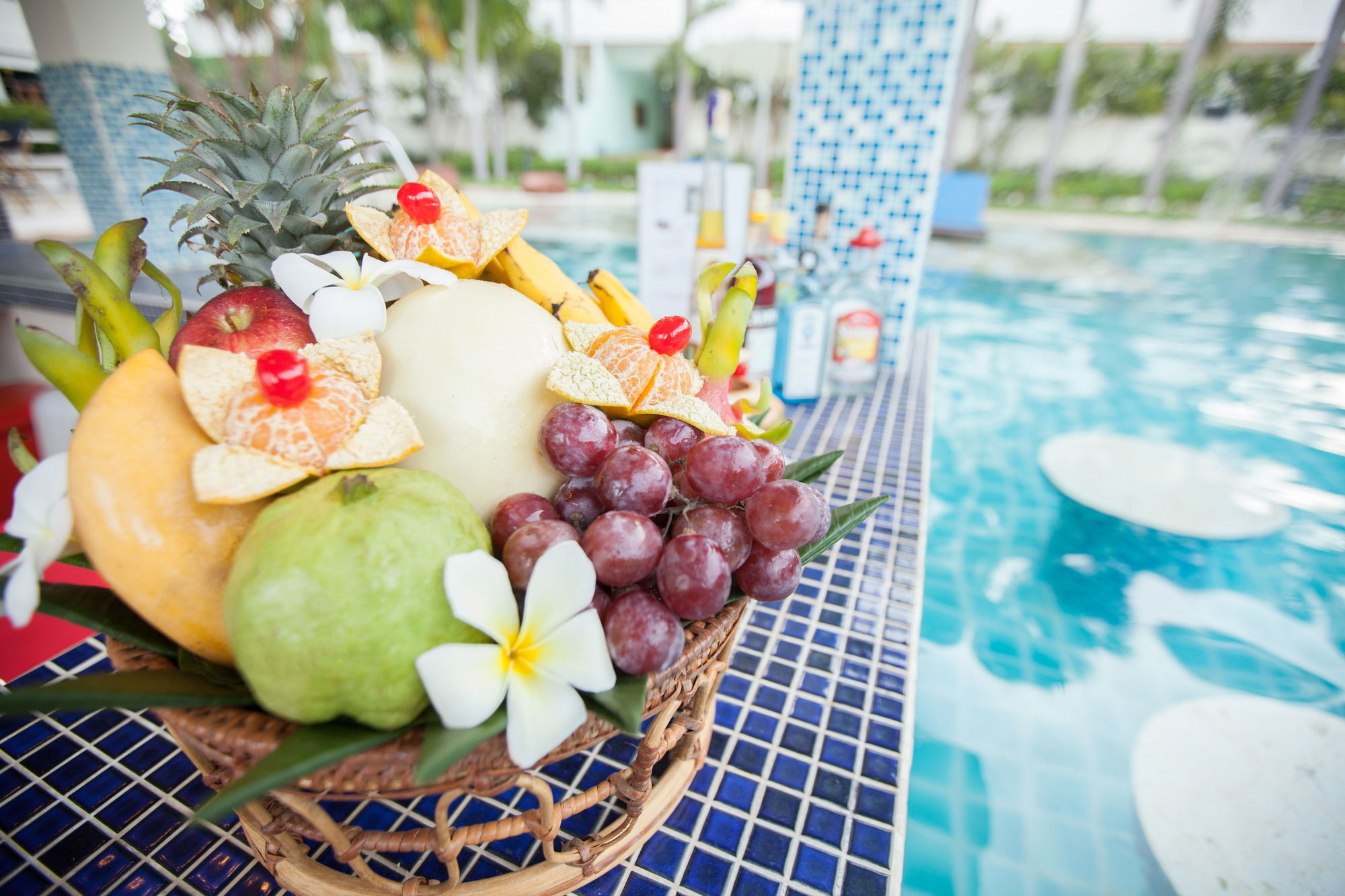 Chalong Beach Hotel Phuket Rawai Экстерьер фото