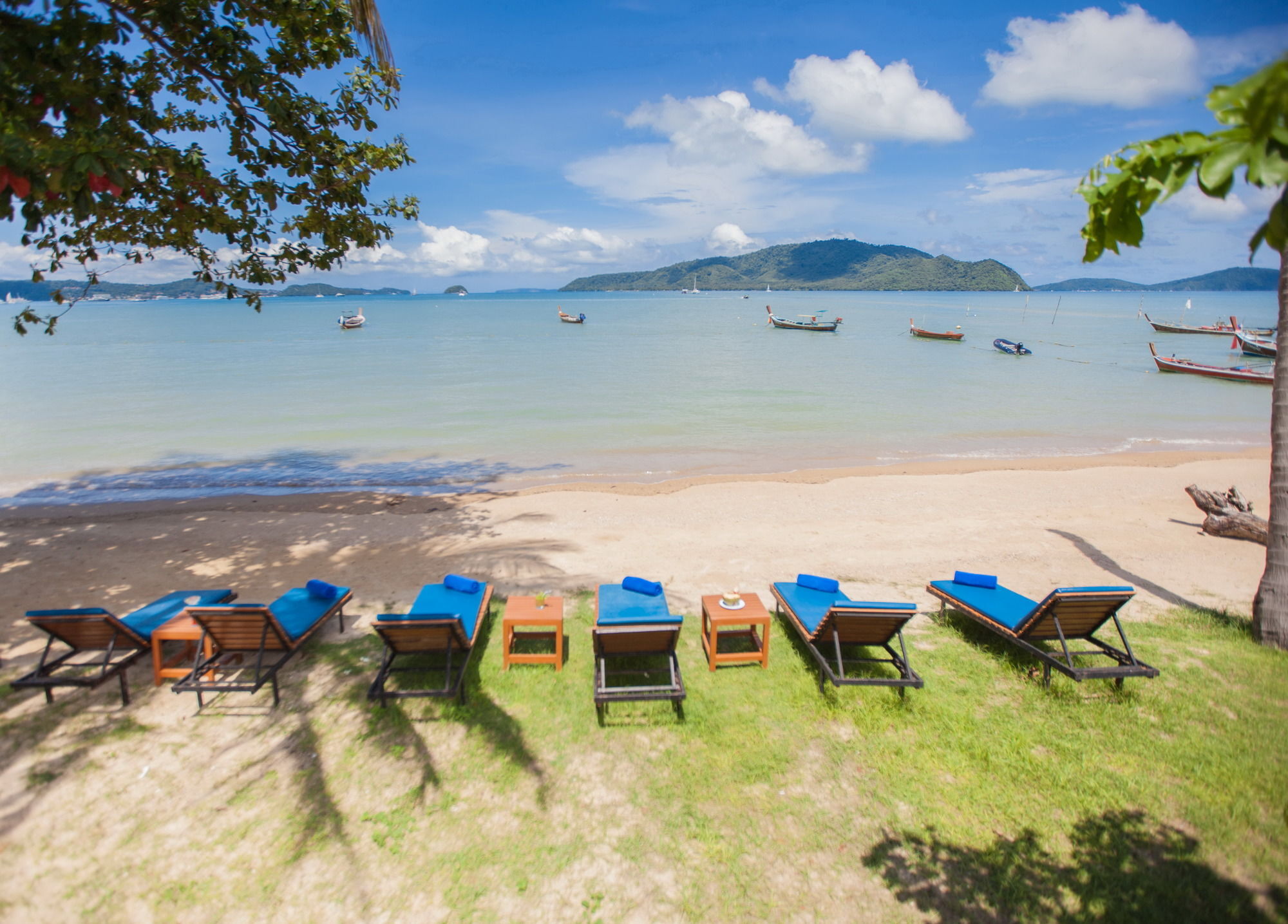 Chalong Beach Hotel Phuket Rawai Экстерьер фото