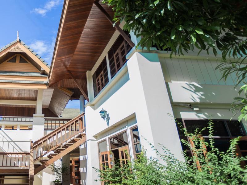 Chalong Beach Hotel Phuket Rawai Экстерьер фото
