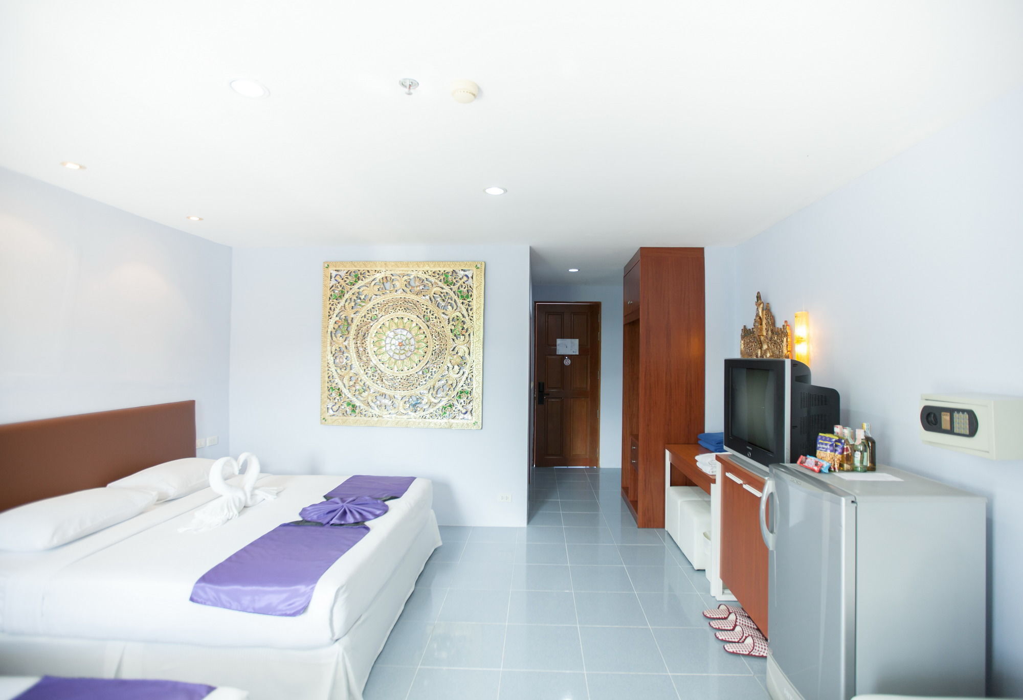 Chalong Beach Hotel Phuket Rawai Экстерьер фото
