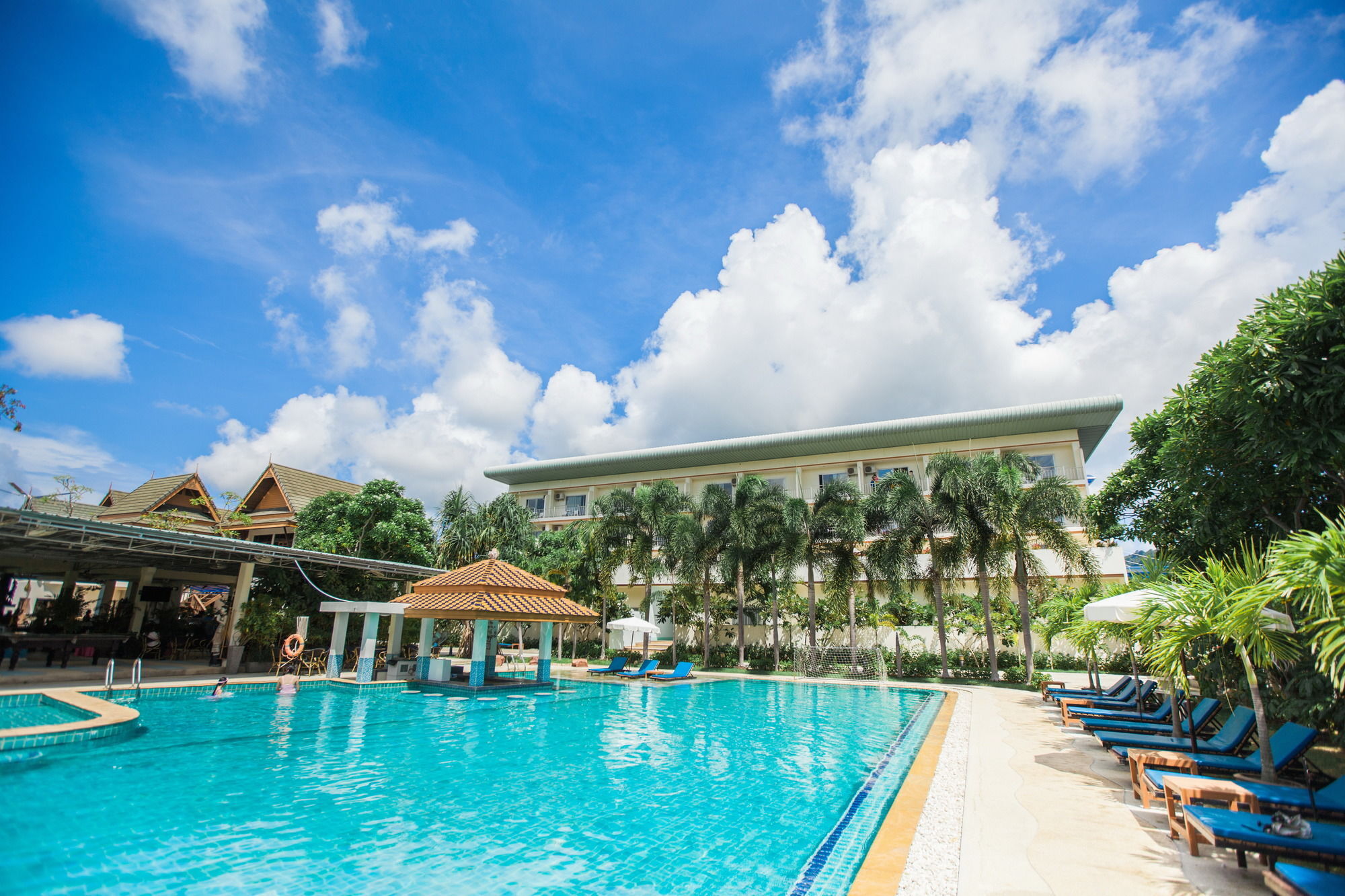 Chalong Beach Hotel Phuket Rawai Экстерьер фото