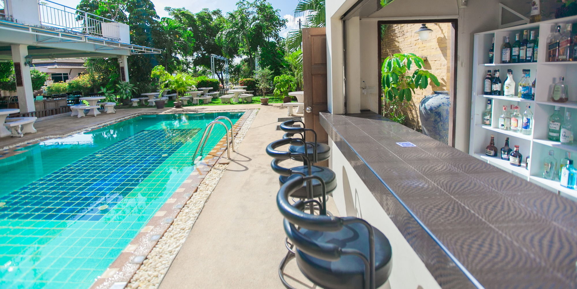 Chalong Beach Hotel Phuket Rawai Экстерьер фото