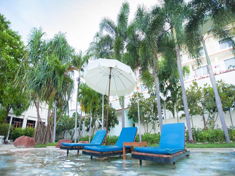 Chalong Beach Hotel Phuket Rawai Экстерьер фото