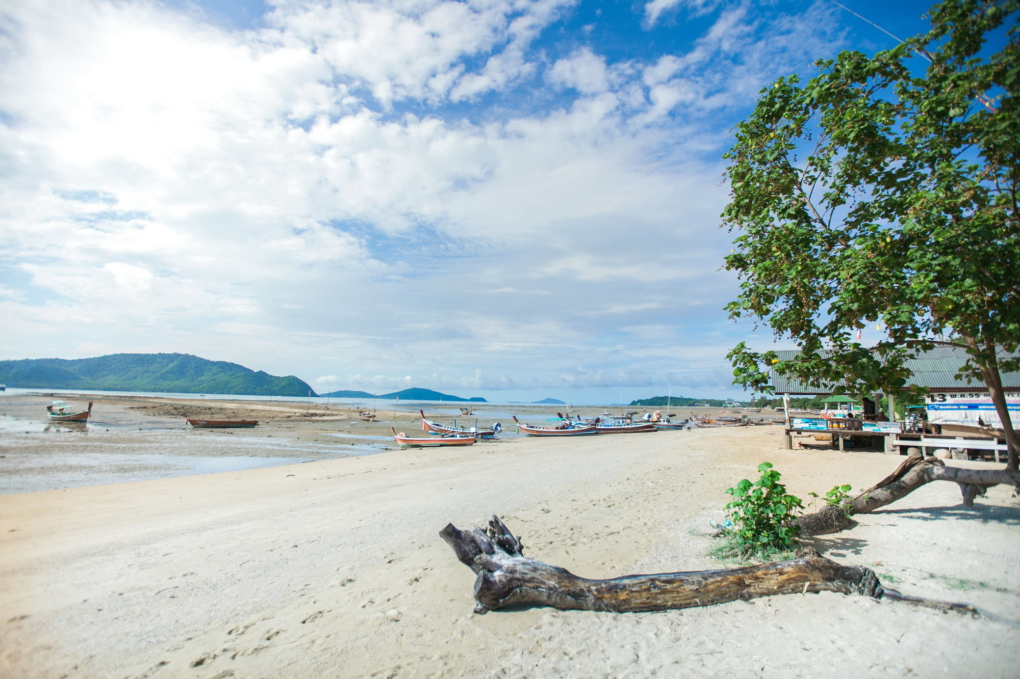 Chalong Beach Hotel Phuket Rawai Экстерьер фото